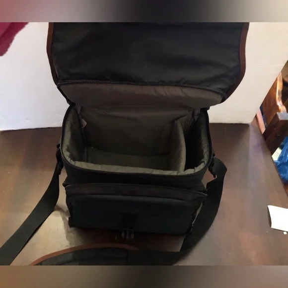 - Video Camera Case. Lowe Pro. - Picture 2 of 9